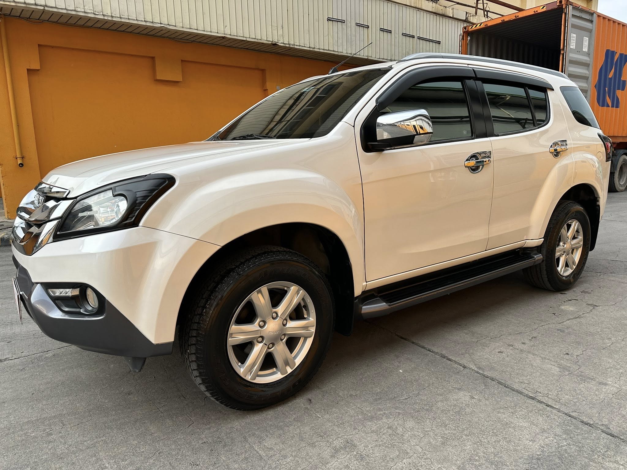 Second-hand Isuzu Car For Sale in Las Piñas City